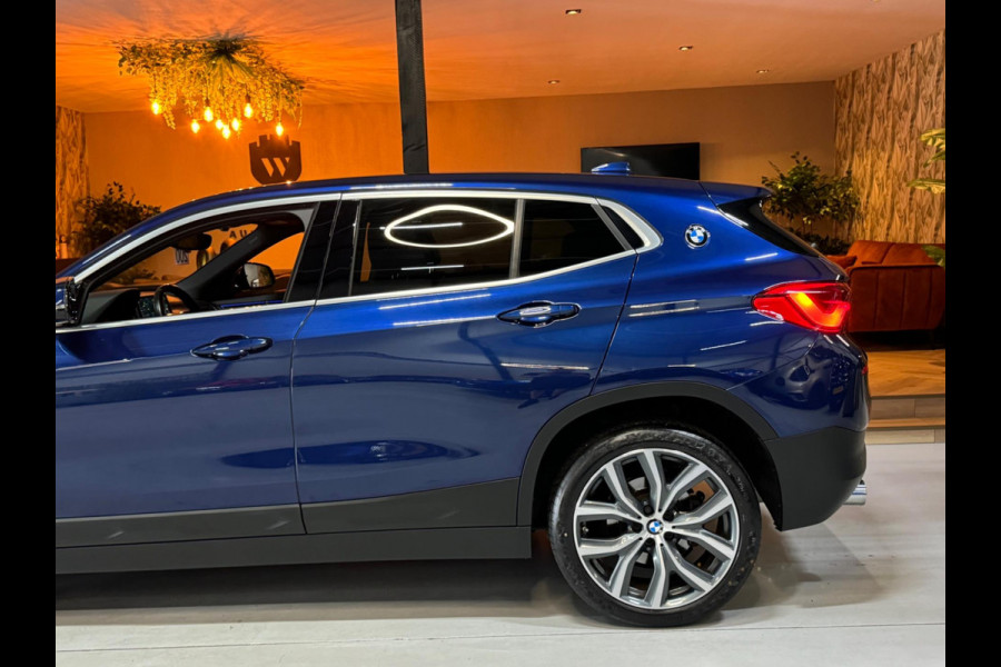 BMW X2 SDrive20i Executive Garantie Head-Up StoelVW Elek Achterklep Cruise Clima Navi PDC Led Sfeer Rijklaar