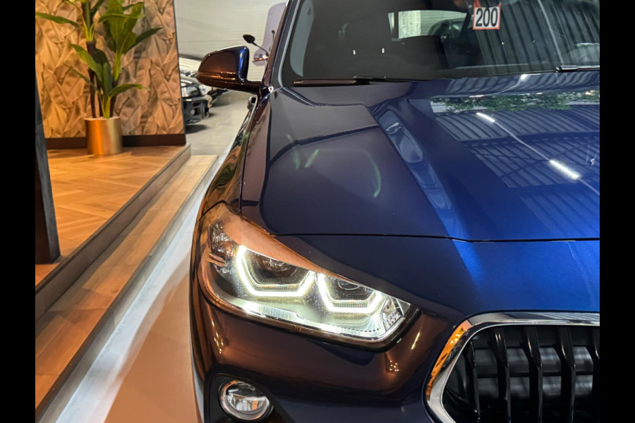 BMW X2 SDrive20i Executive Garantie Head-Up StoelVW Elek Achterklep Cruise Clima Navi PDC Led Sfeer Rijklaar