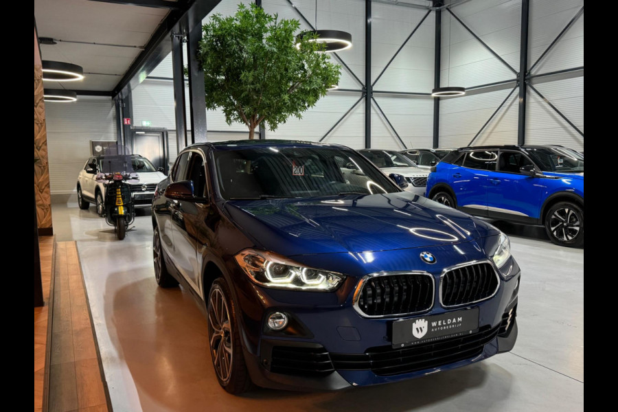BMW X2 SDrive20i Executive Garantie Head-Up StoelVW Elek Achterklep Cruise Clima Navi PDC Led Sfeer Rijklaar