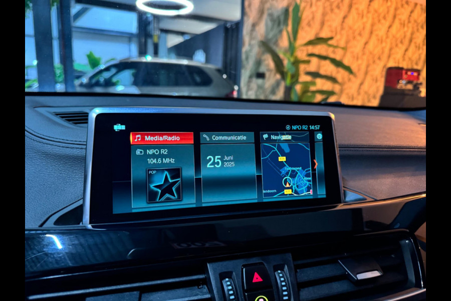 BMW X2 SDrive20i Executive Garantie Head-Up StoelVW Elek Achterklep Cruise Clima Navi PDC Led Sfeer Rijklaar