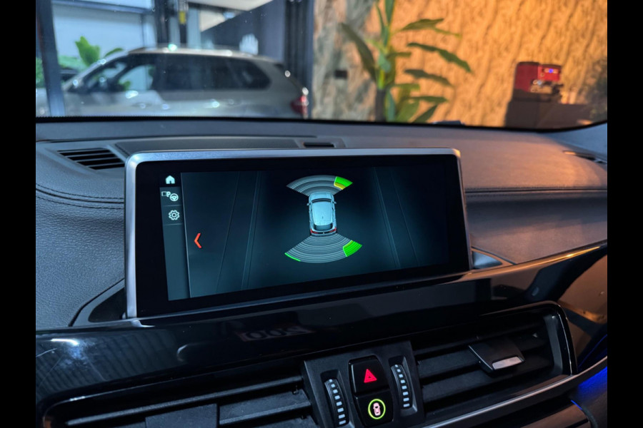 BMW X2 SDrive20i Executive Garantie Head-Up StoelVW Elek Achterklep Cruise Clima Navi PDC Led Sfeer Rijklaar