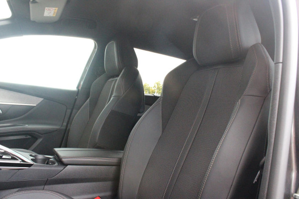 Peugeot 5008 1.2 130PK AUTOMAAT GT | NAVIGATIE | APPLE CARPLAY/ANDROID AUTO | ADAPTIVE CRUISE CONTROL | KEYLESS ENTRY/START | FULL LED KOPLAMPEN | 18" LICHTMETALEN VELGEN | CLIMATE CONTROL | 7-PERSOONS! | STOEL VERWARMING | DODEHOEK DETECTIE |