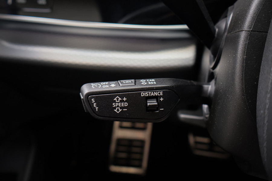 Audi Q8 60 TFSI e quattro Pro Line S Competition 490pk ACHTERAS BESTURING| STOELVERWARMING & VERKOELING | MASSAGE | ADAPTIVE | TREKHAAK | SFEERVERLICHTING | RED STITCHING |