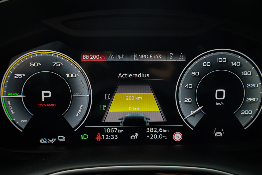 Audi Q8 60 TFSI e quattro Pro Line S Competition 490pk ACHTERAS BESTURING| STOELVERWARMING & VERKOELING | MASSAGE | ADAPTIVE | TREKHAAK | SFEERVERLICHTING | RED STITCHING |