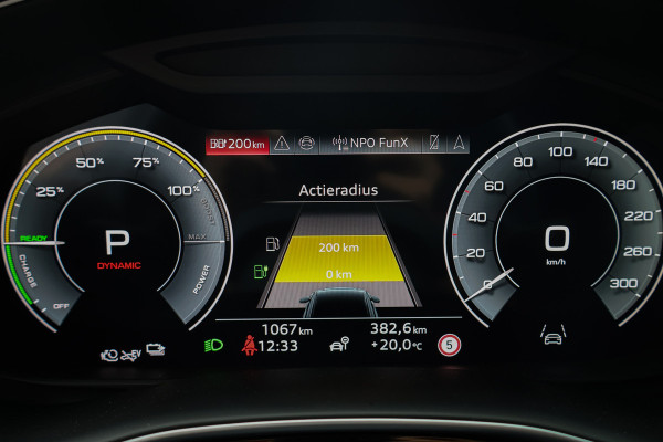 Audi Q8 60 TFSI e quattro Pro Line S Competition 490pk ACHTERAS BESTURING| STOELVERWARMING & VERKOELING | MASSAGE | ADAPTIVE | TREKHAAK | SFEERVERLICHTING | RED STITCHING |