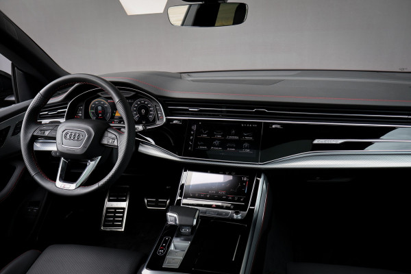 Audi Q8 60 TFSI e quattro Pro Line S Competition 490pk ACHTERAS BESTURING| STOELVERWARMING & VERKOELING | MASSAGE | ADAPTIVE | TREKHAAK | SFEERVERLICHTING | RED STITCHING |