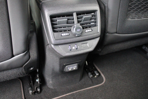 Peugeot 5008 1.2 130PK AUTOMAAT GT | NAVIGATIE | APPLE CARPLAY/ANDROID AUTO | ADAPTIVE CRUISE CONTROL | KEYLESS ENTRY/START | FULL LED KOPLAMPEN | 18" LICHTMETALEN VELGEN | CLIMATE CONTROL | 7-PERSOONS! | STOEL VERWARMING | DODEHOEK DETECTIE |