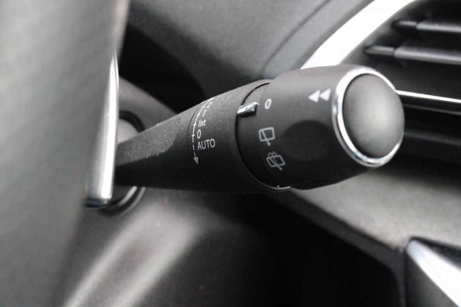Peugeot 5008 1.2 130PK AUTOMAAT GT | NAVIGATIE | APPLE CARPLAY/ANDROID AUTO | ADAPTIVE CRUISE CONTROL | KEYLESS ENTRY/START | FULL LED KOPLAMPEN | 18" LICHTMETALEN VELGEN | CLIMATE CONTROL | 7-PERSOONS! | STOEL VERWARMING | DODEHOEK DETECTIE |