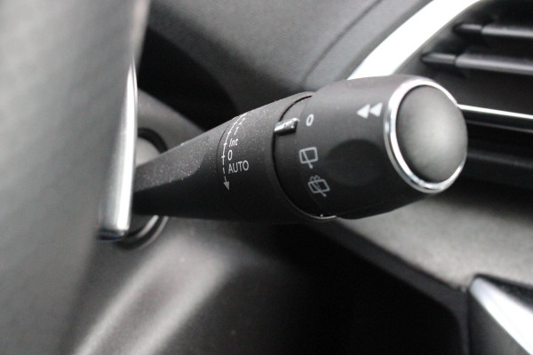 Peugeot 5008 1.2 130PK AUTOMAAT GT | NAVIGATIE | APPLE CARPLAY/ANDROID AUTO | ADAPTIVE CRUISE CONTROL | KEYLESS ENTRY/START | FULL LED KOPLAMPEN | 18" LICHTMETALEN VELGEN | CLIMATE CONTROL | 7-PERSOONS! | STOEL VERWARMING | DODEHOEK DETECTIE |