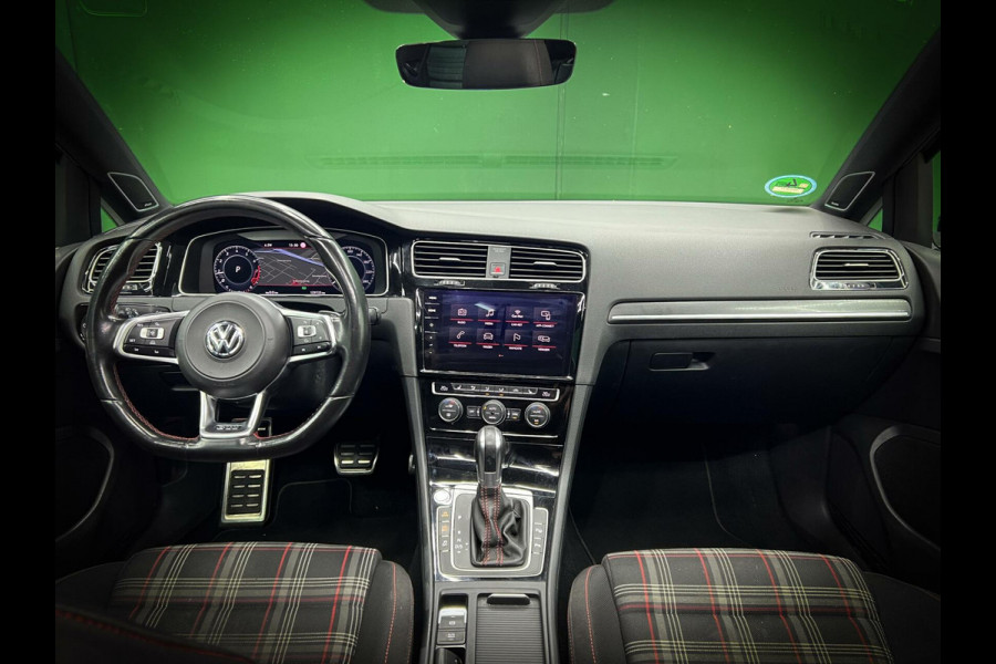 Volkswagen Golf 2.0 TSI GTI Dyn | Pano | Trekhaak | Virtual