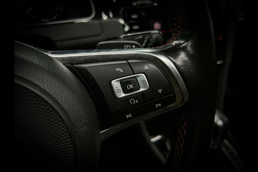 Volkswagen Golf 2.0 TSI GTI Dyn | Pano | Trekhaak | Virtual