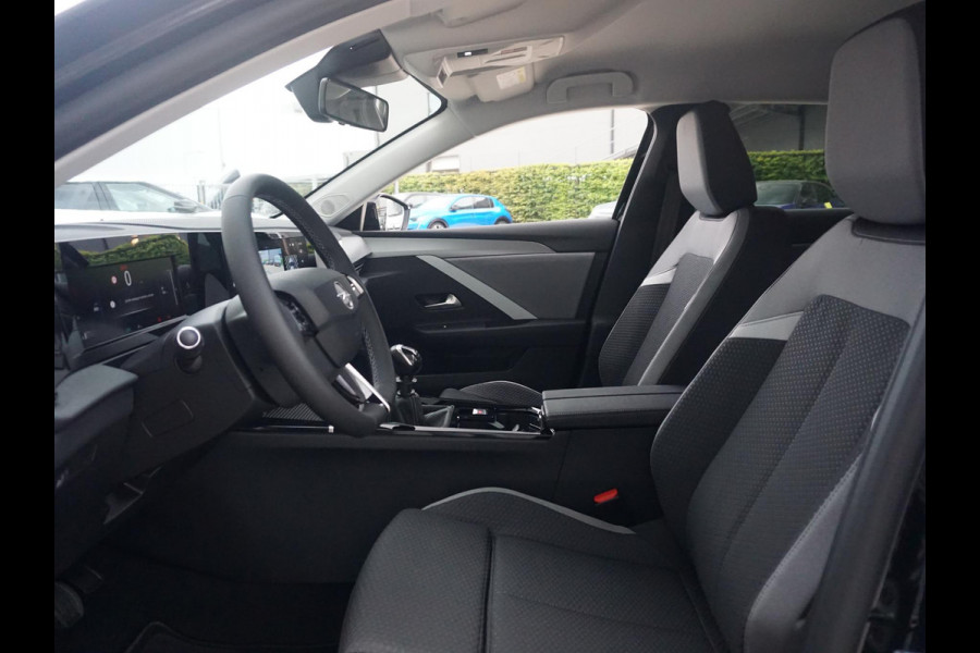 Opel Astra Sports Tourer 1.2 Turbo Business Edition