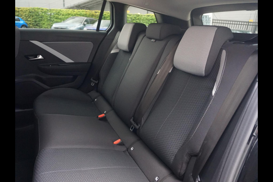 Opel Astra Sports Tourer 1.2 Turbo Business Edition