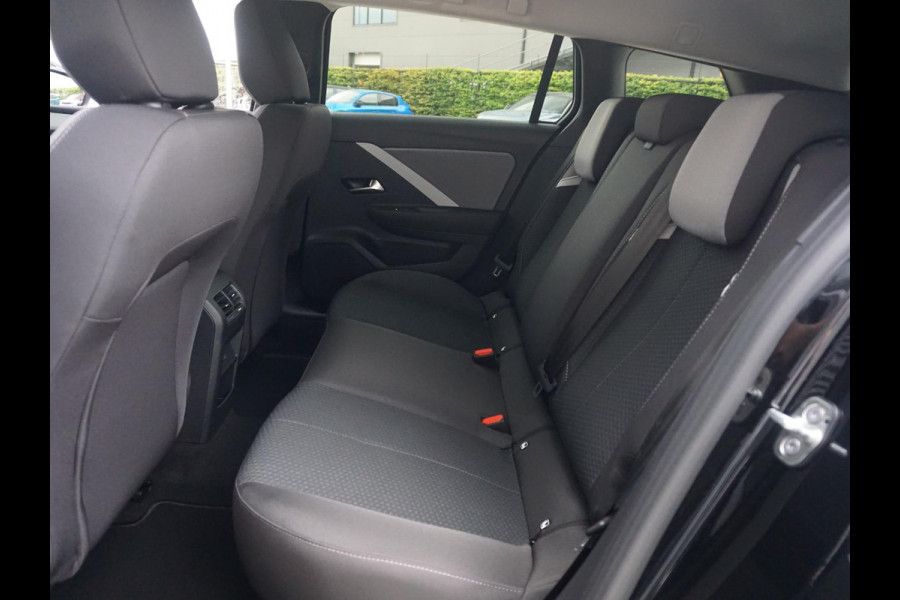 Opel Astra Sports Tourer 1.2 Turbo Business Edition