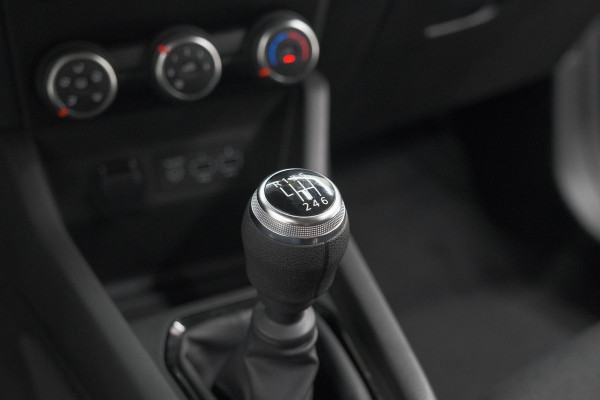 Renault Clio TCe 90 Equilibre | Parkeersensoren | Apple Carplay | Navigatie | Cruise Control