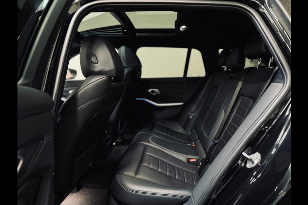 BMW 3 Serie Touring 320i M-Sport | 20" | Panorama | Leder | Camera