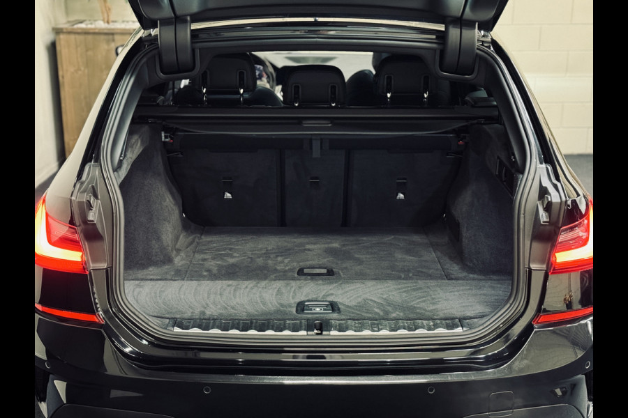 BMW 3 Serie Touring 320i M-Sport | 20" | Panorama | Leder | Camera