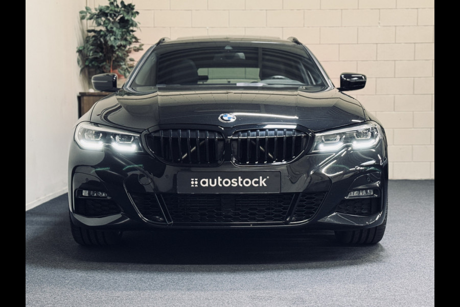 BMW 3 Serie Touring 320i M-Sport | 20" | Panorama | Leder | Camera