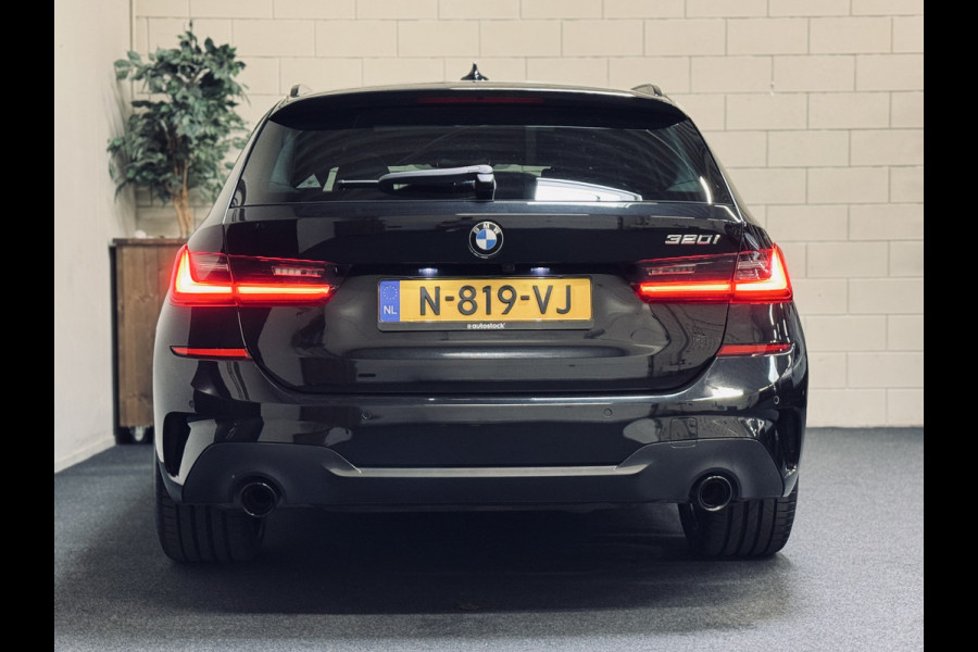 BMW 3 Serie Touring 320i M-Sport | 20" | Panorama | Leder | Camera