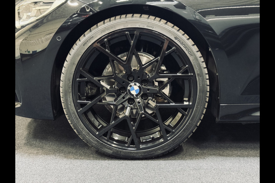 BMW 3 Serie Touring 320i M-Sport | 20" | Panorama | Leder | Camera