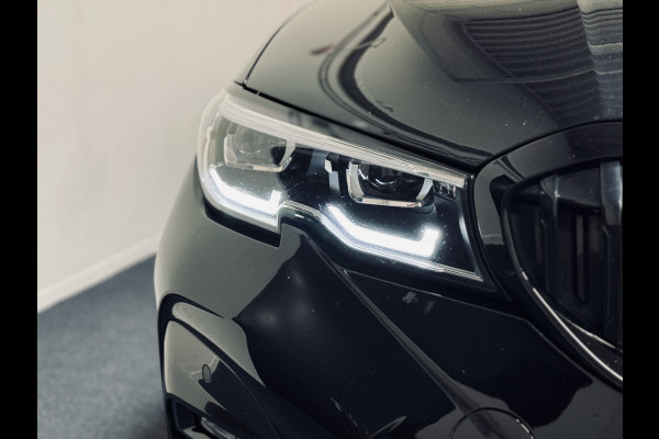 BMW 3 Serie Touring 320i M-Sport | 20" | Panorama | Leder | Camera