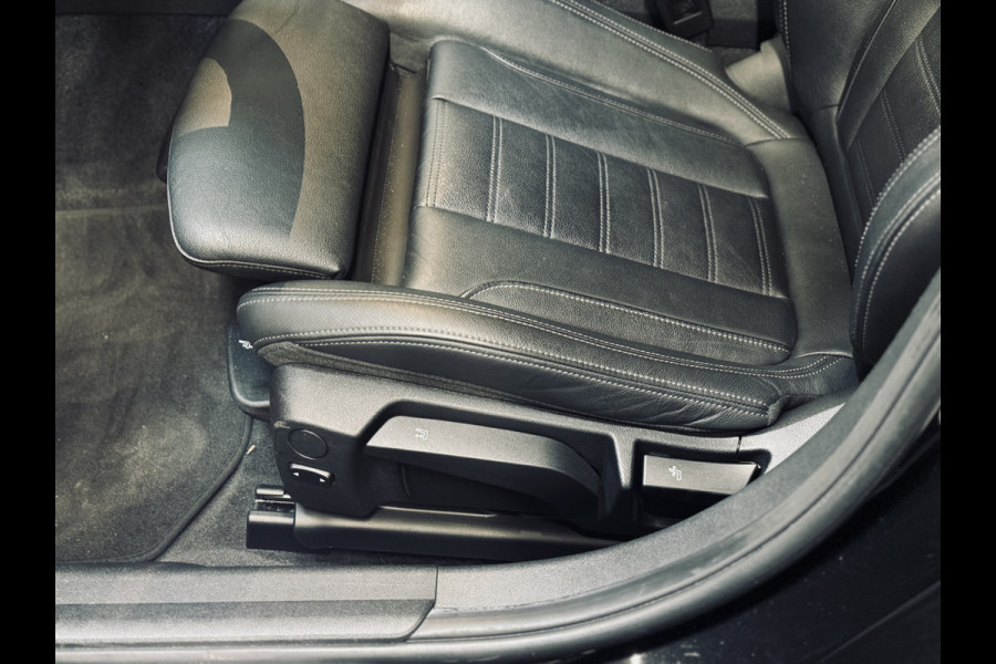 BMW 3 Serie Touring 320i M-Sport | 20" | Panorama | Leder | Camera