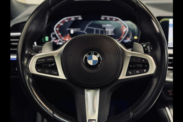 BMW 3 Serie Touring 320i M-Sport | 20" | Panorama | Leder | Camera