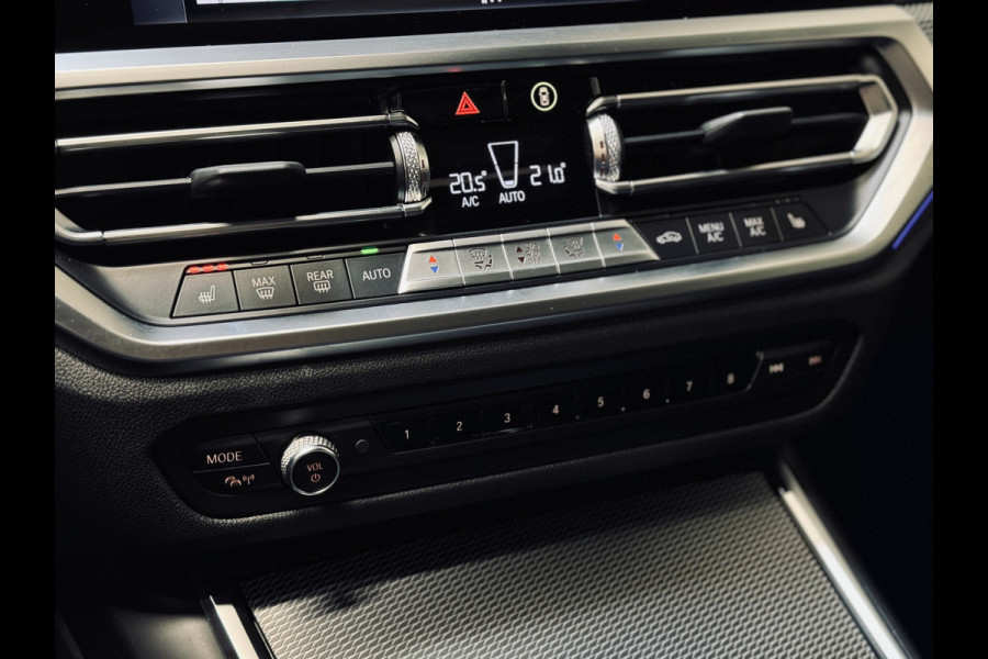 BMW 3 Serie Touring 320i M-Sport | 20" | Panorama | Leder | Camera