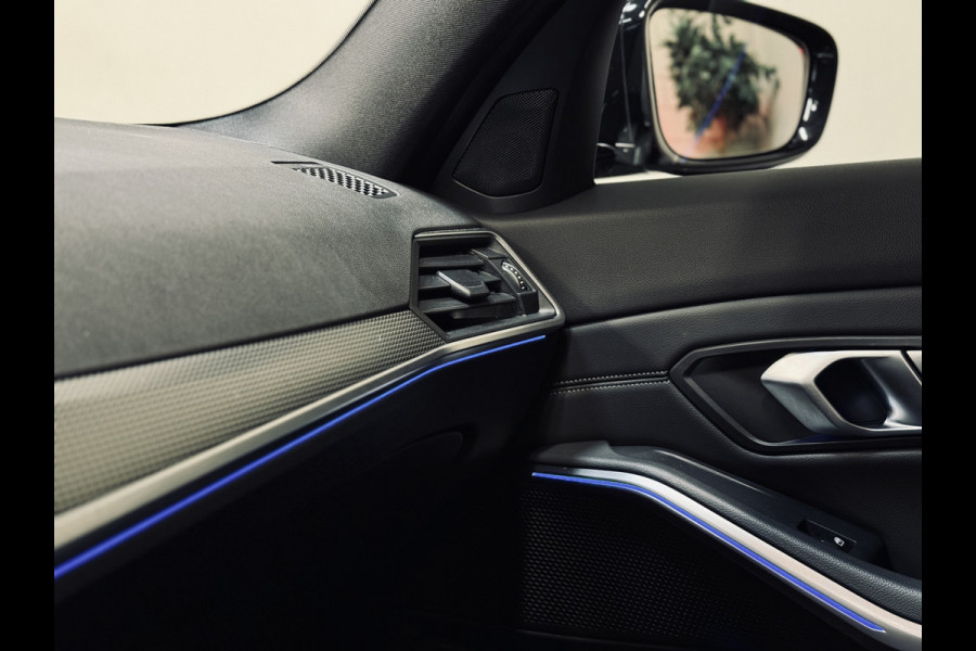BMW 3 Serie Touring 320i M-Sport | 20" | Panorama | Leder | Camera