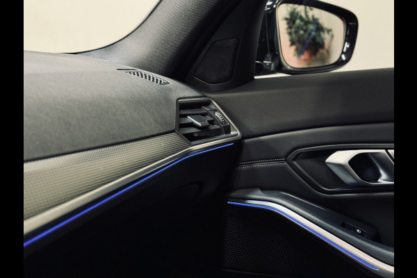 BMW 3 Serie Touring 320i M-Sport | 20" | Panorama | Leder | Camera
