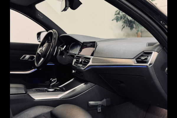 BMW 3 Serie Touring 320i M-Sport | 20" | Panorama | Leder | Camera