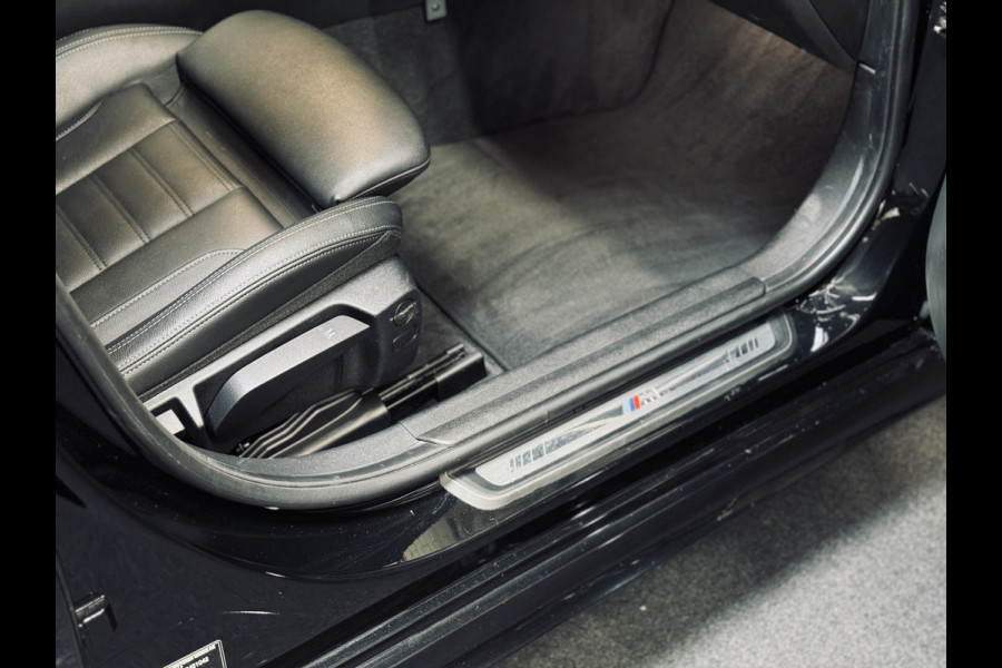 BMW 3 Serie Touring 320i M-Sport | 20" | Panorama | Leder | Camera