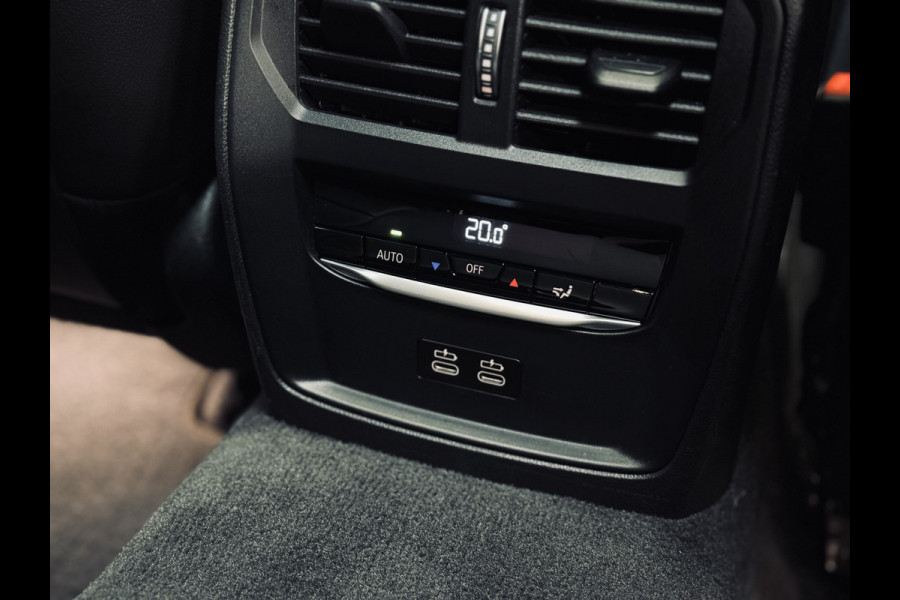 BMW 3 Serie Touring 320i M-Sport | 20" | Panorama | Leder | Camera