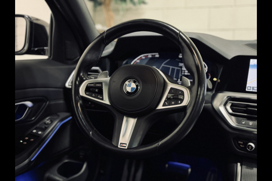 BMW 3 Serie Touring 320i M-Sport | 20" | Panorama | Leder | Camera