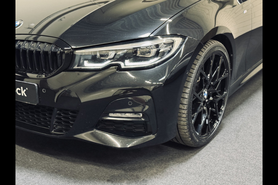 BMW 3 Serie Touring 320i M-Sport | 20" | Panorama | Leder | Camera