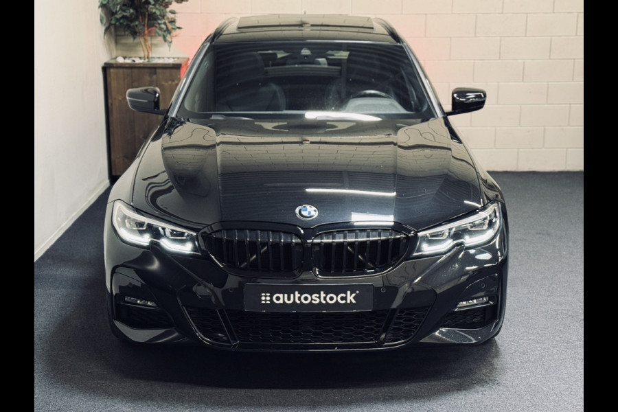 BMW 3 Serie Touring 320i M-Sport | 20" | Panorama | Leder | Camera
