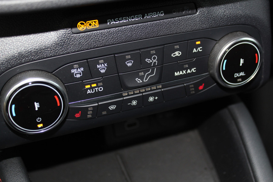 Ford Kuga 2.5-225pk PHEV ST-Line X. Hybride rijden voor een redelijke prijs ! Stoel- en voorraamverwarming, B&O soundsystem, navigatie, telefoonvoorb., metallic lak, LM wielen, side- en lane assist, camera v+a, adaptive cruise control, elektr. achterklep etc., etc.
