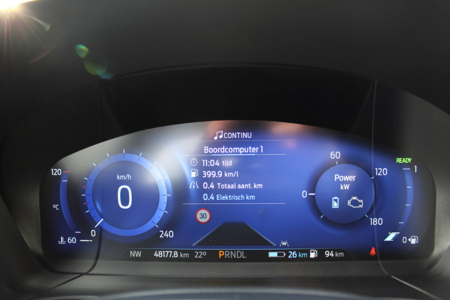 Ford Kuga 2.5-225pk PHEV ST-Line X. Hybride rijden voor een redelijke prijs ! Stoel- en voorraamverwarming, B&O soundsystem, navigatie, telefoonvoorb., metallic lak, LM wielen, side- en lane assist, camera v+a, adaptive cruise control, elektr. achterklep etc., etc.