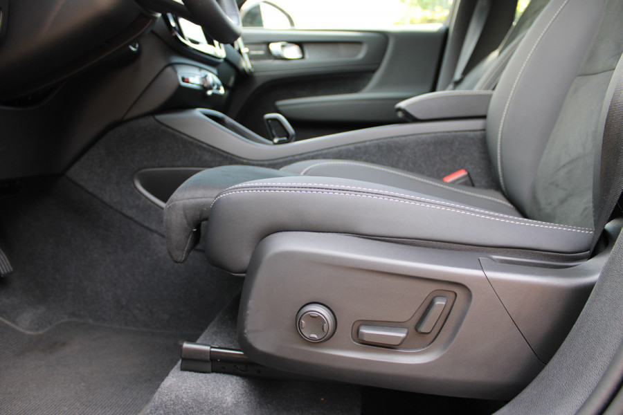 Volvo XC40 1.5 T4 Plug-in hybrid Plus Bright | Panoramadak | Trekhaak | H/K | Pilot Assist | Memory | Navigatie | 360 Camera