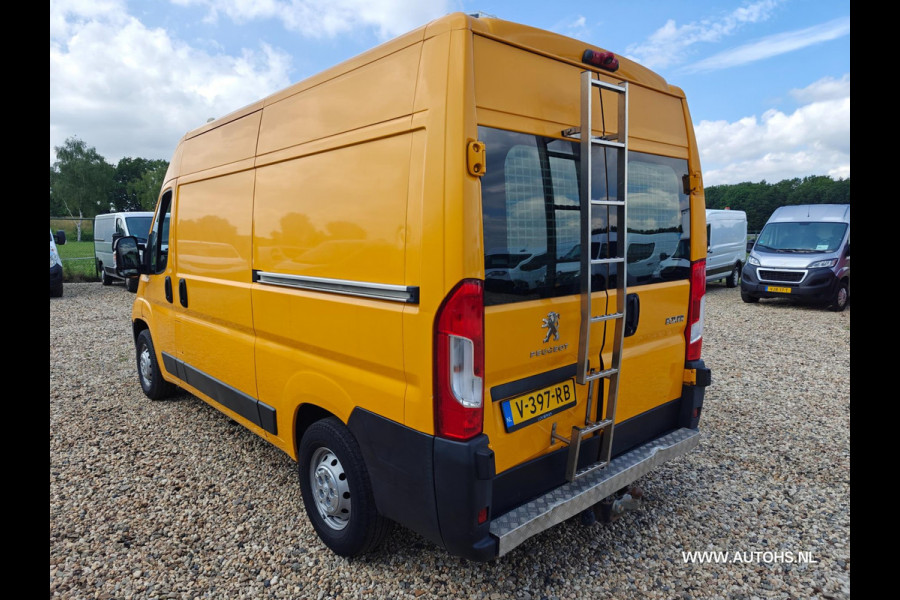 Peugeot Boxer 335 2.0 BlueHDI L2H2 Premium , Airco , cruise , lage km , euro 6 , Dubbele schuifdeur.