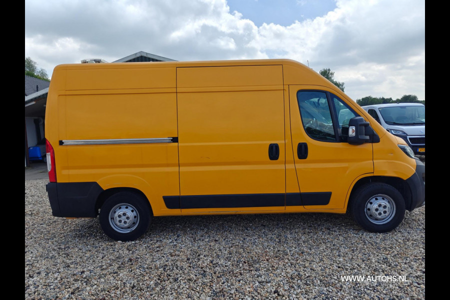 Peugeot Boxer 335 2.0 BlueHDI L2H2 Premium , Airco , cruise , lage km , euro 6 , Dubbele schuifdeur.