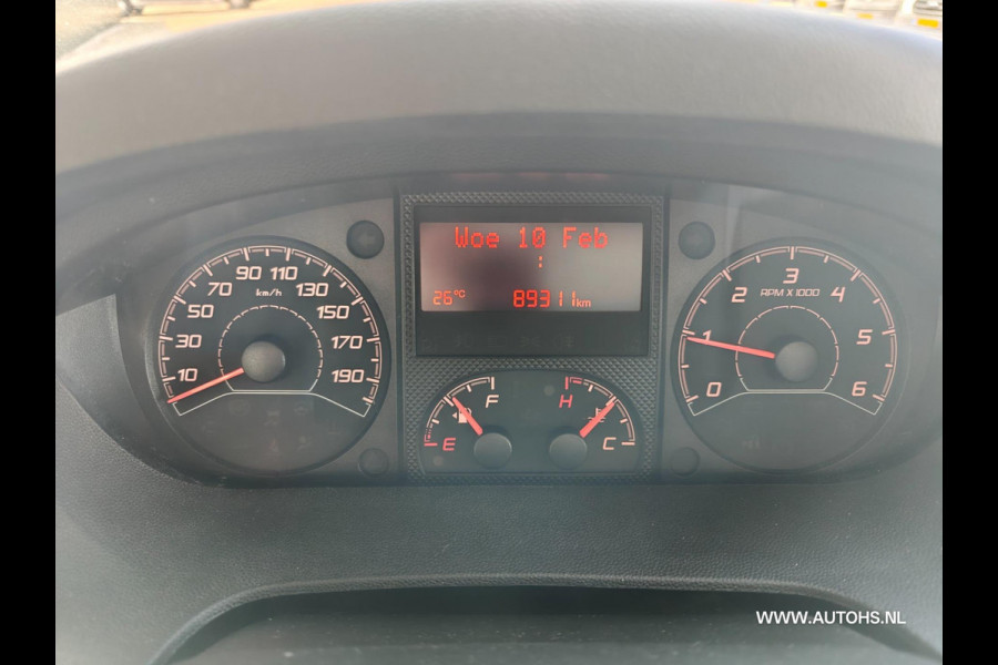 Peugeot Boxer 335 2.0 BlueHDI L2H2 Premium , Airco , cruise , lage km , euro 6 , Dubbele schuifdeur.