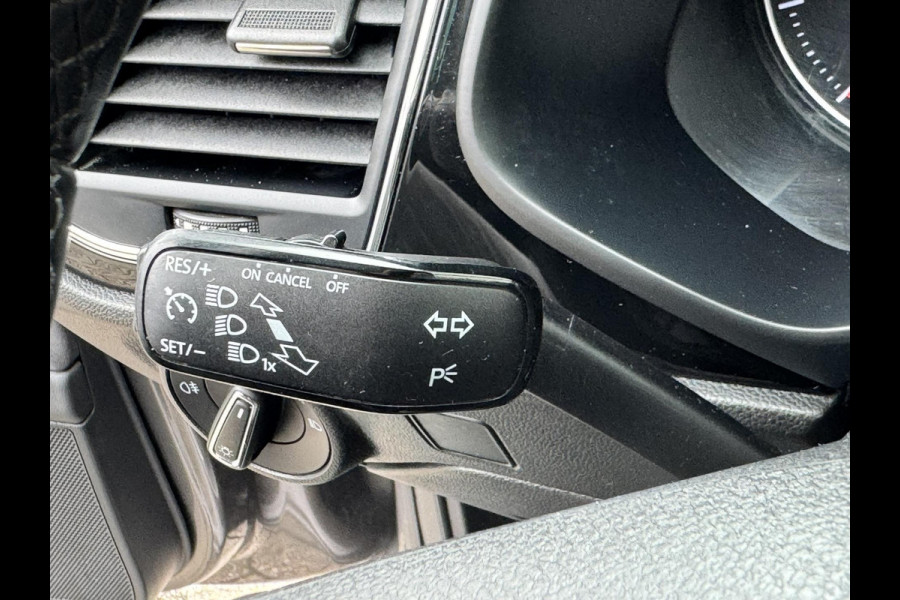 Seat León ST 1.0 EcoTSI Style Full LED koplampen Cruise control Climate control Apple Carplay / Android auto Parkeersensoren