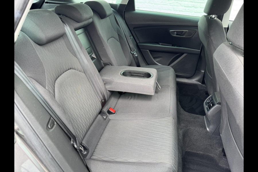 Seat León ST 1.0 EcoTSI Style Full LED koplampen Cruise control Climate control Apple Carplay / Android auto Parkeersensoren