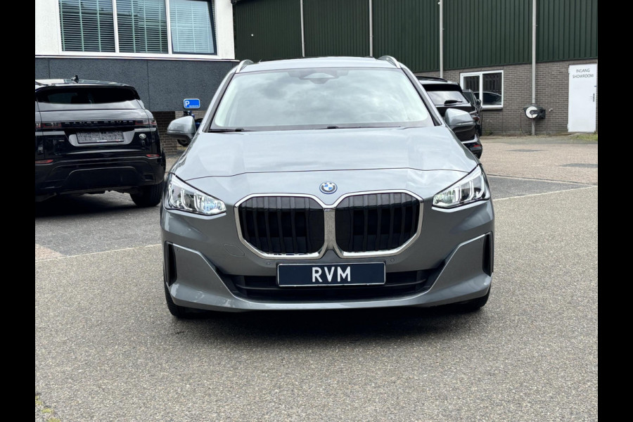 BMW 2 Serie Active Tourer 225e xDrive PANO | ELEK. TREKHAAK | CAMERA