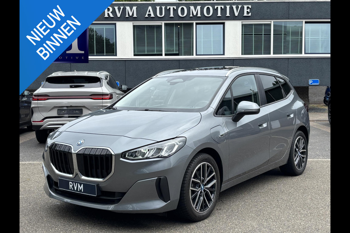 BMW 2 Serie Active Tourer 225e xDrive PANO | ELEK. TREKHAAK | CAMERA BMW 2 Serie Active Tourer 225e xDrive PANO | ELEK. TREKHAAK | CAMERA