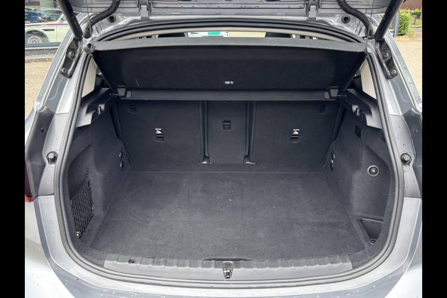 BMW 2 Serie Active Tourer 225e xDrive PANO | ELEK. TREKHAAK | CAMERA