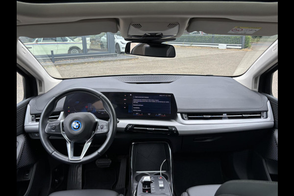 BMW 2 Serie Active Tourer 225e xDrive PANO | ELEK. TREKHAAK | CAMERA