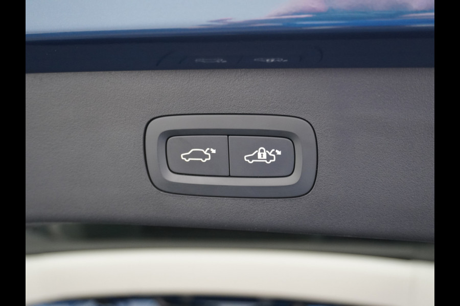 Lynk & Co 01 1.5 PHEV AUT-7 261pk 4wd Pano-Schuif-K-dak 20" 360°Camera Apple Carplay Android Auto Adaptive-Cr Navi Pdc-a+v Ecc Keyless Led M- Elek.Memory.Stoel File assistent Dodehoek detector Elektrisch bedienbare achterklep Rijstrooksensor Wifi Verkeersbord detectie 425Nm koppel 3,6kw laadvermogen A-label Euro 6 Hybride Benzine / Elektrisch rijden tot ca 69km  1800kg trekvermogen