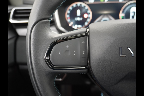 Lynk & Co 01 1.5 PHEV AUT-7 261pk 4wd Pano-Schuif-K-dak 20" 360°Camera Apple Carplay Android Auto Adaptive-Cr Navi Pdc-a+v Ecc Keyless Led M- Elek.Memory.Stoel File assistent Dodehoek detector Elektrisch bedienbare achterklep Rijstrooksensor Wifi Verkeersbord detectie 425Nm koppel 3,6kw laadvermogen A-label Euro 6 Hybride Benzine / Elektrisch rijden tot ca 69km  1800kg trekvermogen